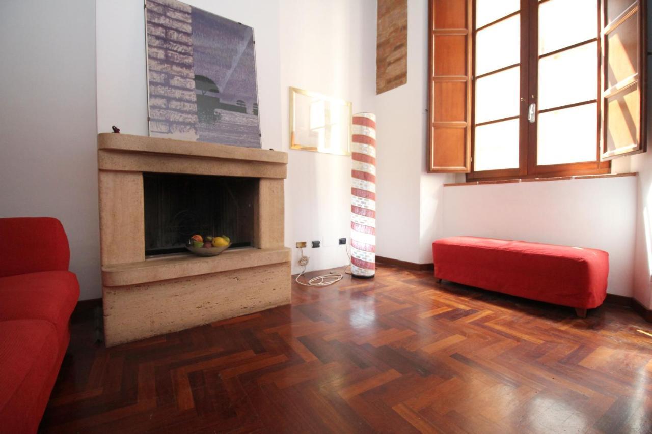 Logge Del Papa Apartment Сиена Екстериор снимка