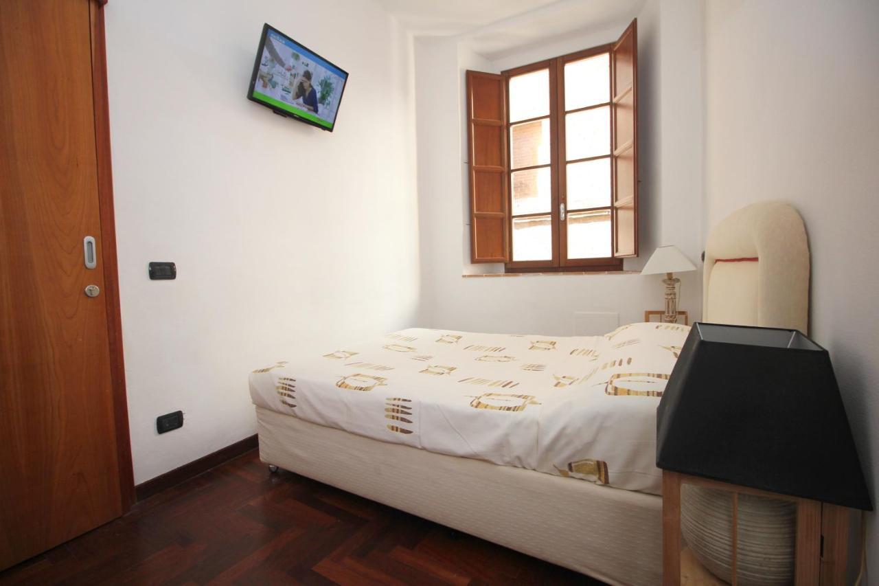 Logge Del Papa Apartment Сиена Екстериор снимка