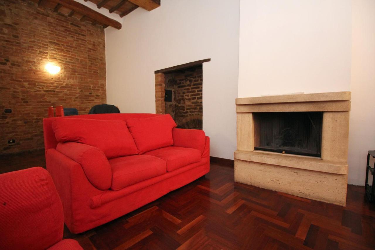 Logge Del Papa Apartment Сиена Екстериор снимка